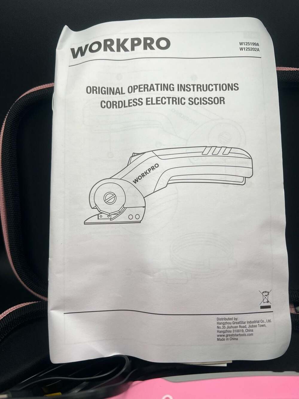 WORKPRO Cordless Electric Scissors with Carrying Case - Picture 3 of 3